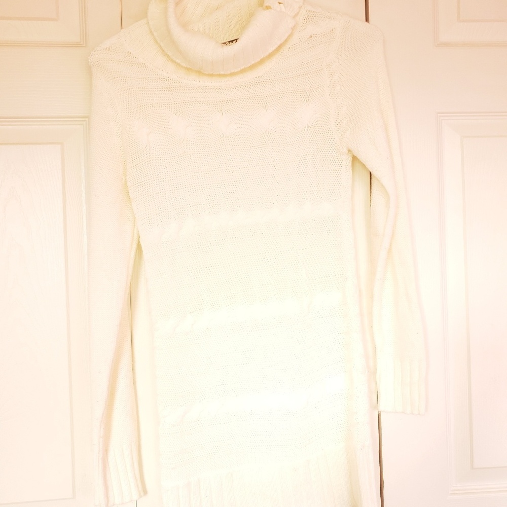 White knit top/dress